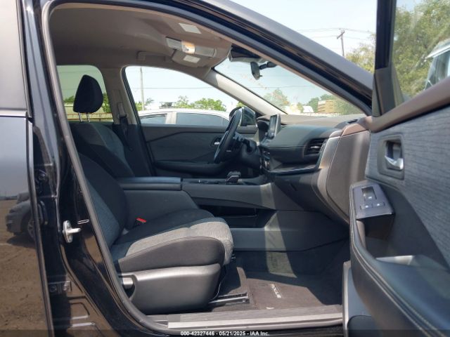 JN8BT3BA0PW420988 Nissan Rogue Sv Fwd