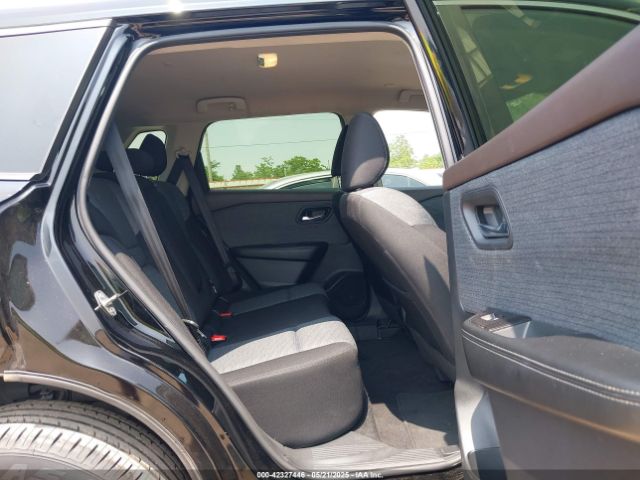 JN8BT3BA0PW420988 Nissan Rogue Sv Fwd