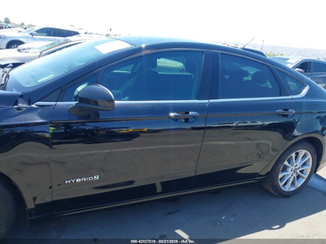 3FA6P0LUXHR306371 Ford Fusion Hybrid Se