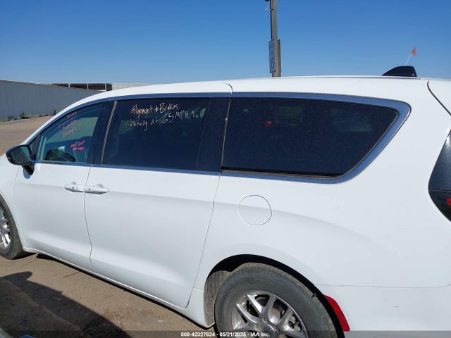 Chrysler Pacifica Touring L 2024 2C4RC1BG1RR125557 Image 14