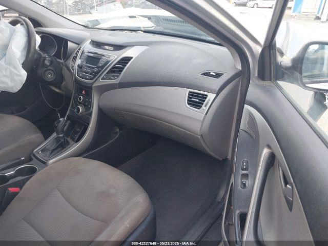 5NPDH4AE9GH673152 Hyundai ELANTRA SE