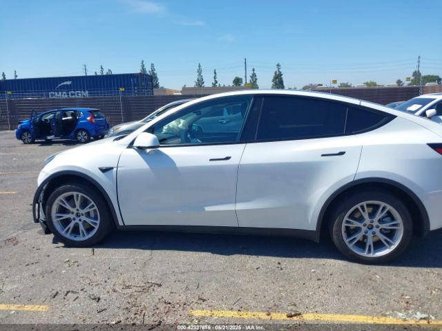 7SAYGAEE4PF851063 Tesla Model Y Awd/long Range Dual Motor All-wheel Drive