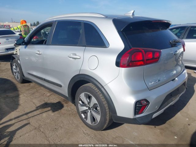 KNDCB3LC2L5396101 KIA NIRO LX