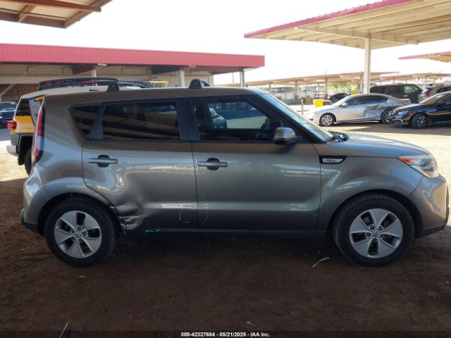 KNDJN2A20F7215881 KIA Soul