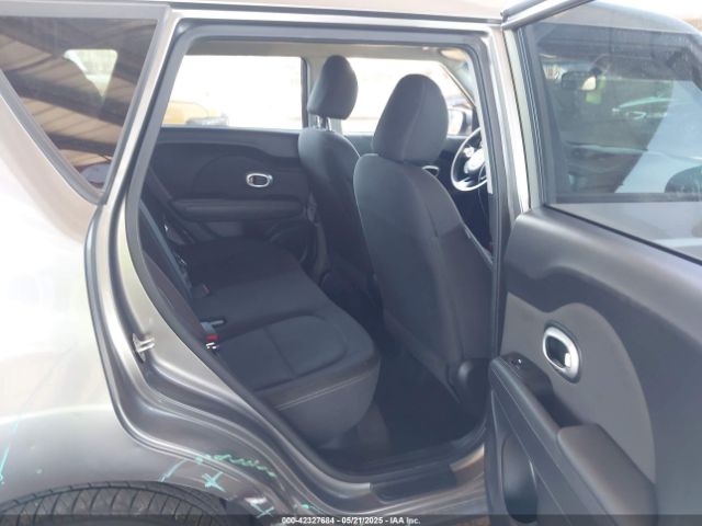 KNDJN2A20F7215881 KIA Soul