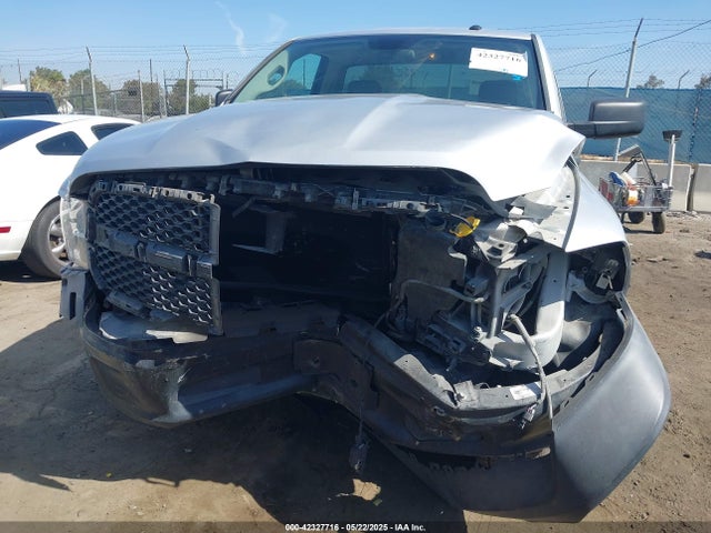 3C6JR6DG8HG703025 RAM 2017