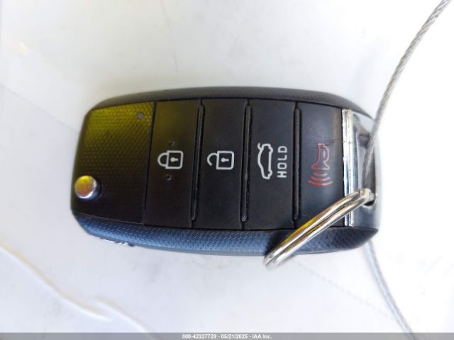 5XXGT4L33GG013871 KIA Optima Lx