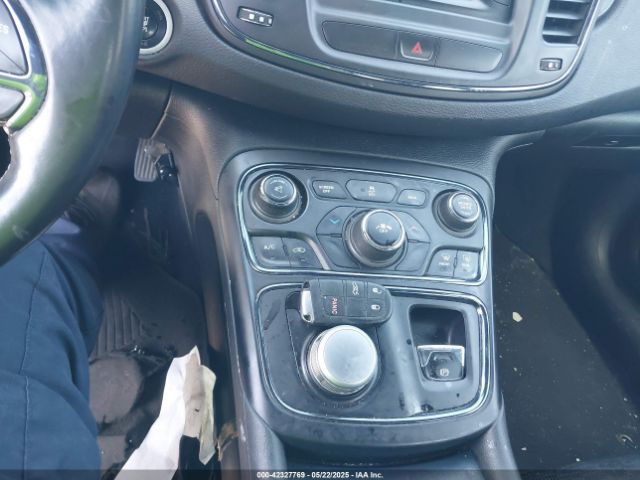 1C3CCCBB5FN561069 Chrysler 2015