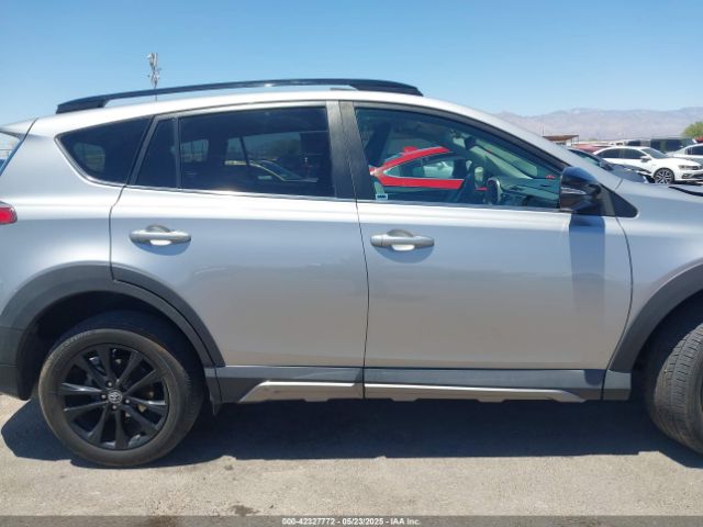 2T3WFREV9JW424260 Toyota Rav4 Adventure