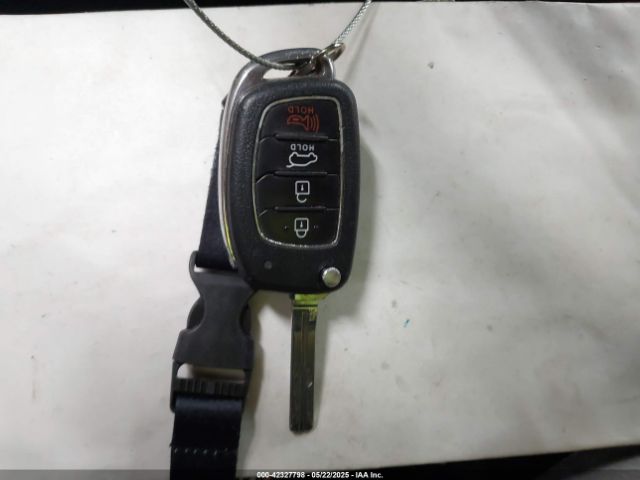 KM8J33A43HU276073 Hyundai TUCSON SE