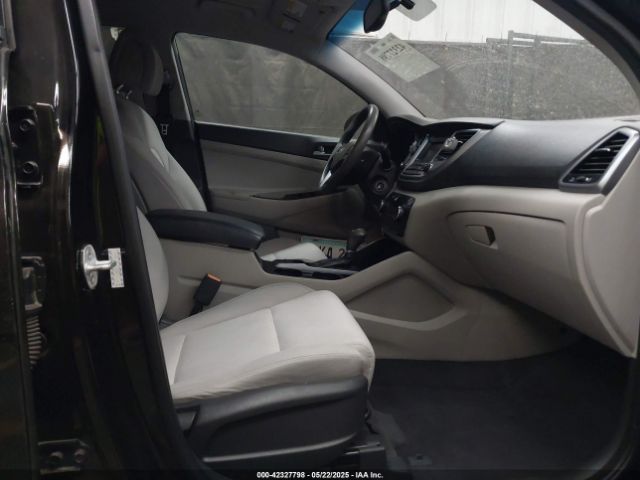 KM8J33A43HU276073 Hyundai TUCSON SE