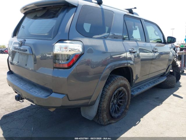 2019 TOYOTA 4RUNNER JTEBU5JR9K5685088 Photo 3