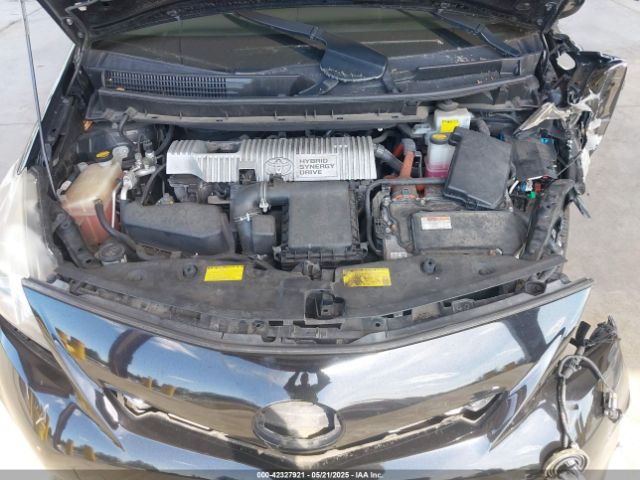 JTDZN3EUXE3330479 Toyota Prius V Five/three/two
