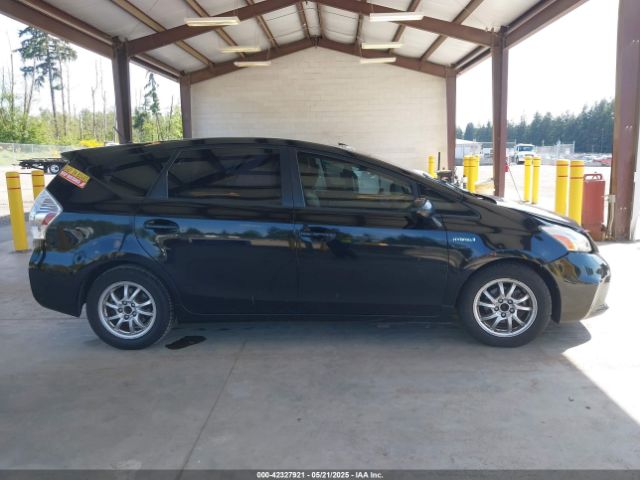 JTDZN3EUXE3330479 Toyota Prius V Five/three/two