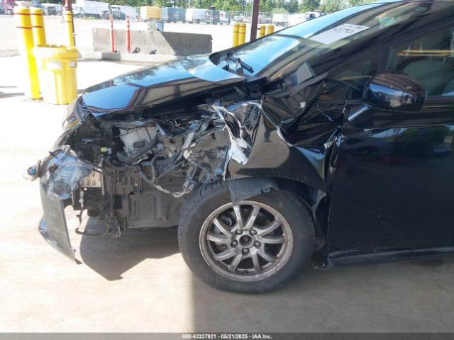 JTDZN3EUXE3330479 Toyota Prius V Five/three/two