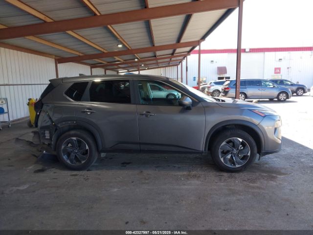 5N1BT3BA5RC683943 Nissan Rogue