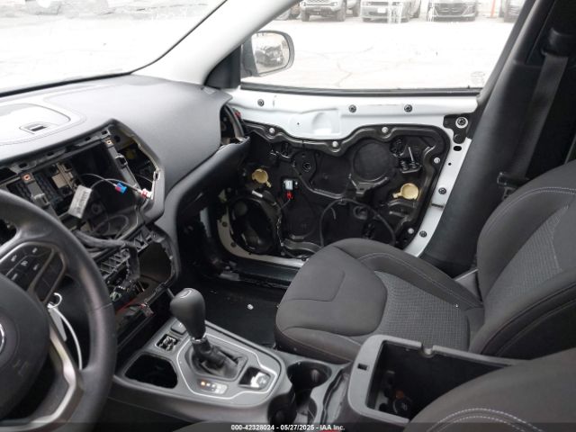 1C4PJLCX9KD377430 Jeep Cherokee Latitude Fwd