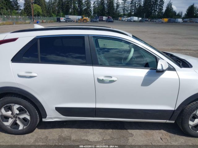 KNDCR3LE1P5084273 KIA NIRO EX