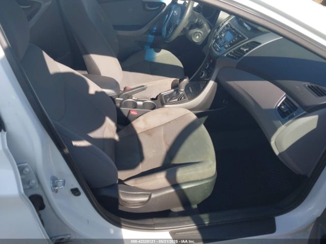 5NPDH4AE8FH651884 Hyundai ELANTRA SE