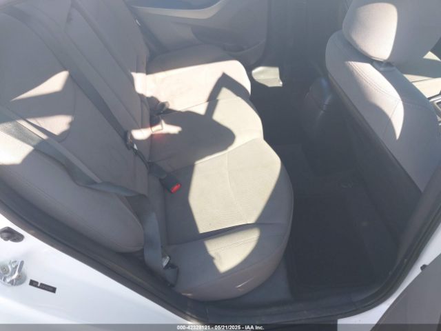 5NPDH4AE8FH651884 Hyundai ELANTRA SE