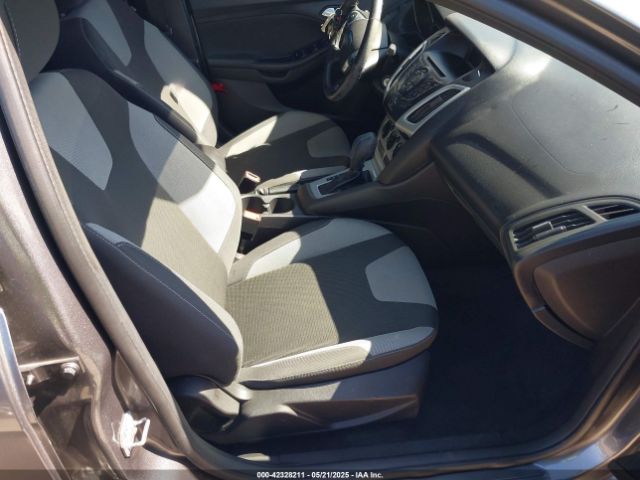 1FADP3F25EL162290 Ford FOCUS SE