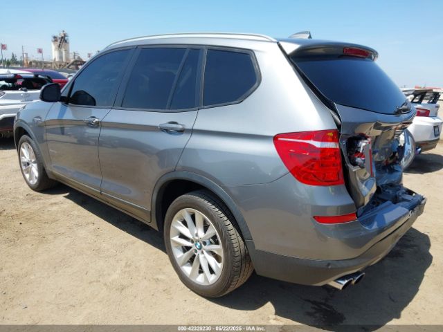 2017 BMW X3 5UXWX9C34H0W70774 Photo 2