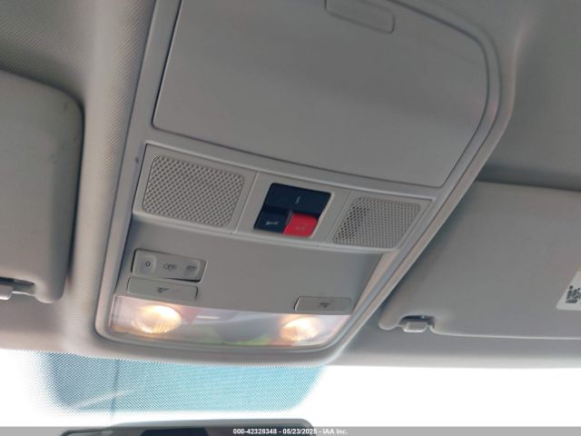 WVGAV7AX8FW543639 Volkswagen TIGUAN S