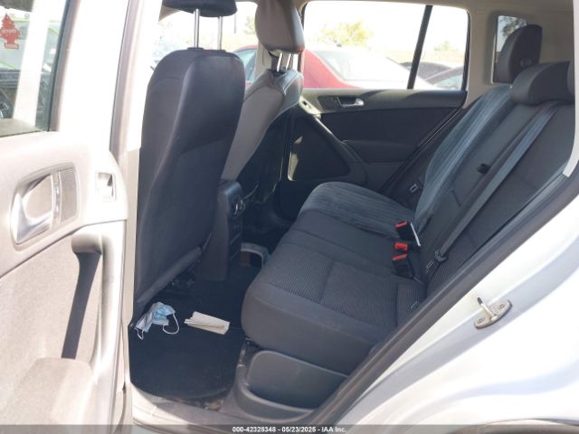 WVGAV7AX8FW543639 Volkswagen TIGUAN S