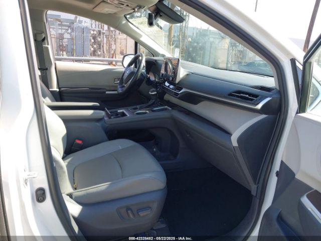 5TDJRKEC7MS009306 Toyota SIENNA XLE