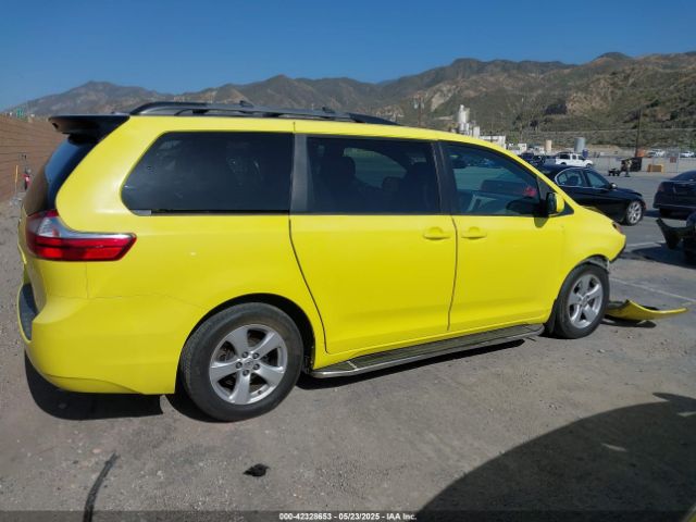 5TDKZ3DCXHS862073 Toyota Sienna Le 8 Passenger