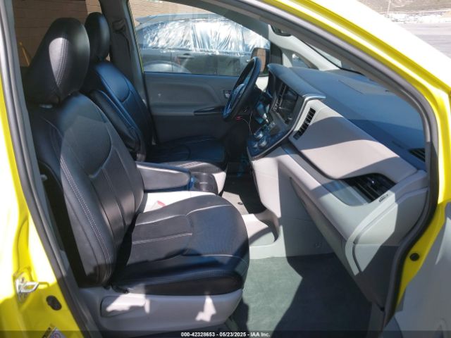 5TDKZ3DCXHS862073 Toyota Sienna Le 8 Passenger