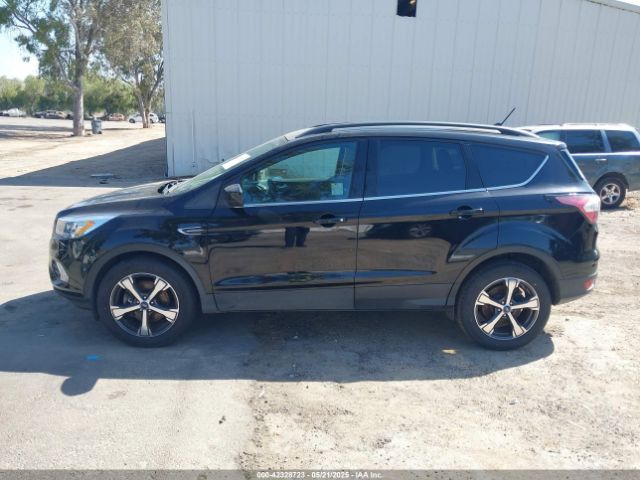 1FMCU9HD5JUA31344 Ford ESCAPE SEL
