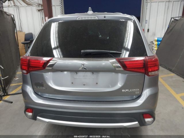JA4AD3A33JZ004098 Mitsubishi Outlander Se