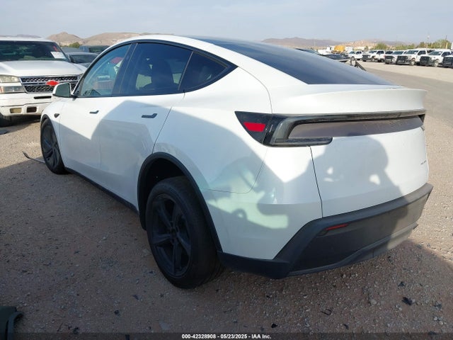 2026 TESLA MODEL Y 7SAYGDEE2TA385254 Photo 2