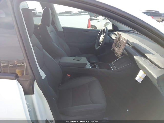 2026 TESLA MODEL Y 7SAYGDEE2TA385254 Photo 4
