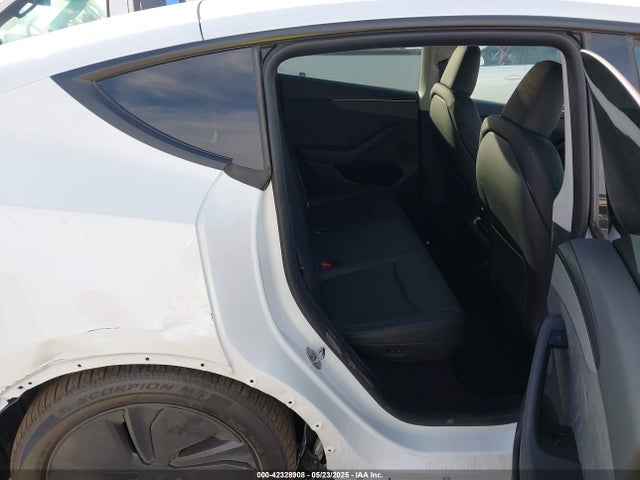 2026 TESLA MODEL Y 7SAYGDEE2TA385254 Photo 7