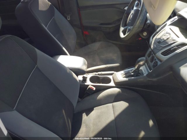 1FADP3K27EL260436 Ford FOCUS SE