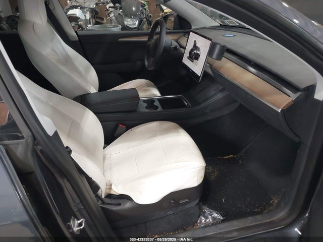2022 TESLA MODEL Y 7SAYGAEE0NF567801 Photo 4