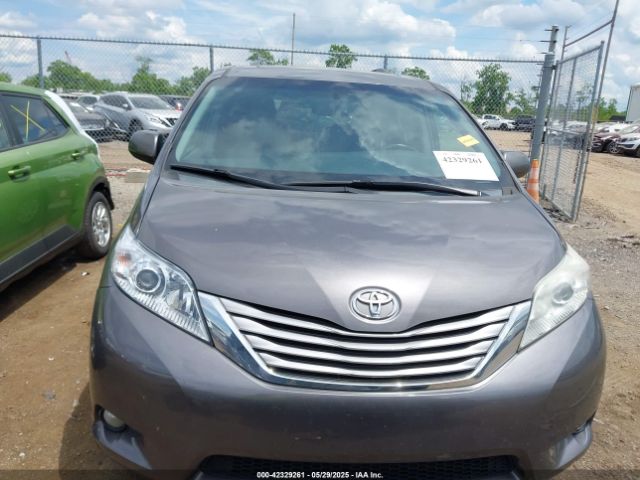 5TDYK3DC8GS701735 Toyota Sienna Xle 8 Passenger