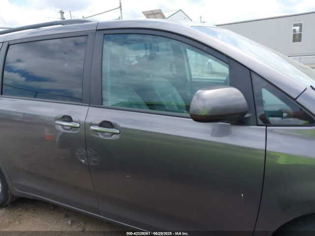 5TDYK3DC8GS701735 Toyota Sienna Xle 8 Passenger