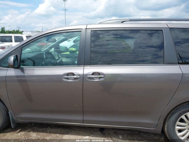 5TDYK3DC8GS701735 Toyota Sienna Xle 8 Passenger