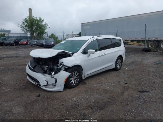 2019 CHRYSLER PACIFICA 2C4RC1BG4KR652224 Photo 1