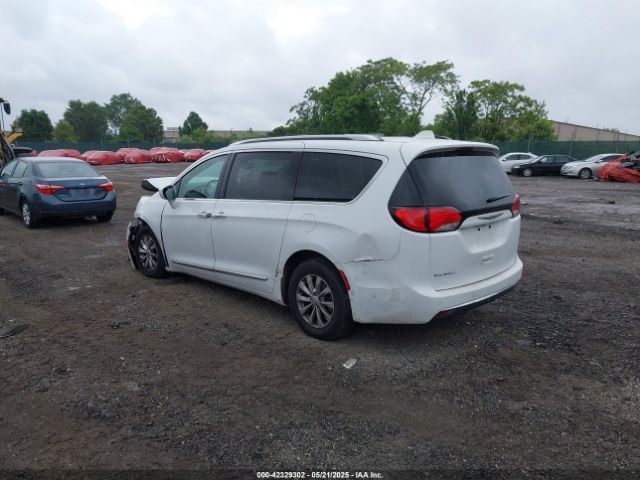 2019 CHRYSLER PACIFICA 2C4RC1BG4KR652224 Photo 2