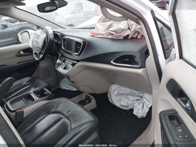2019 CHRYSLER PACIFICA 2C4RC1BG4KR652224 Photo 4