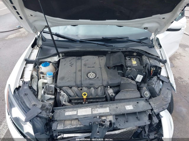 Volkswagen 2014 2014 1VWAP7A34EC002757 Image 10
