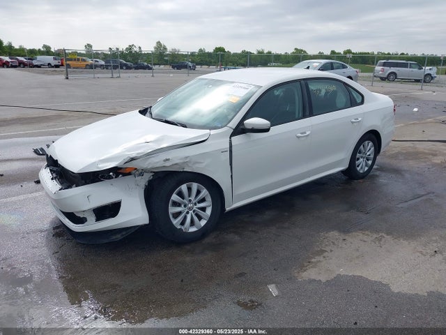 Volkswagen 2014 2014 1VWAP7A34EC002757 Image 2