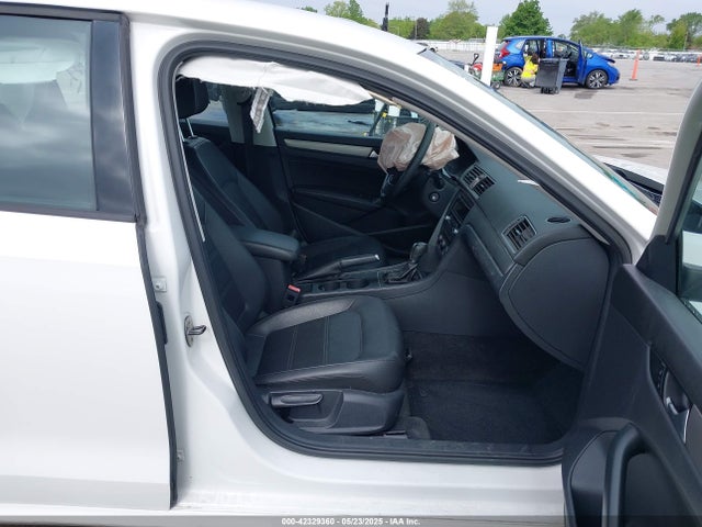 Volkswagen 2014 2014 1VWAP7A34EC002757 Image 5
