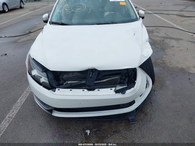 Volkswagen 2014 2014 1VWAP7A34EC002757 Image 6