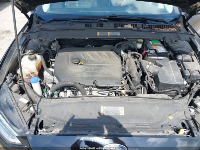 3FA6P0HDXHR130429 Ford FUSION SE