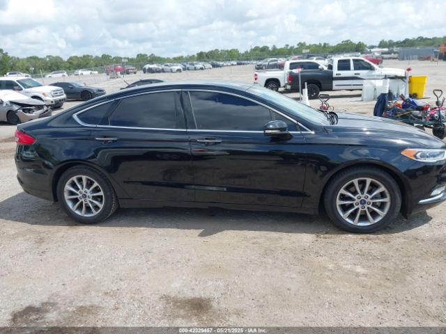 3FA6P0HDXHR130429 Ford FUSION SE
